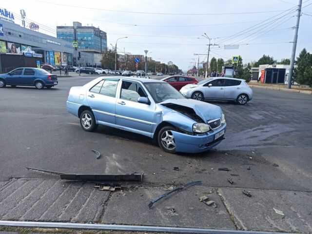 Синий Чери Амулет, объемом двигателя 1.6 л и пробегом 115 тыс. км за 800 $, фото 1 на Automoto.ua