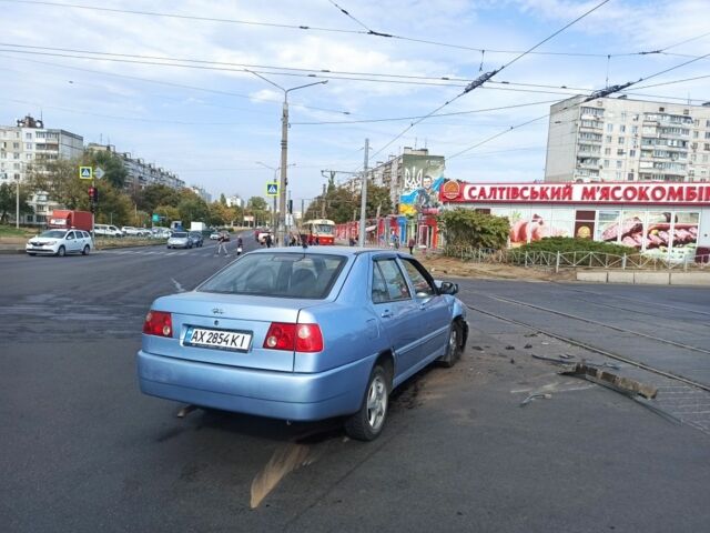 Синий Чери Амулет, объемом двигателя 1.6 л и пробегом 115 тыс. км за 800 $, фото 2 на Automoto.ua