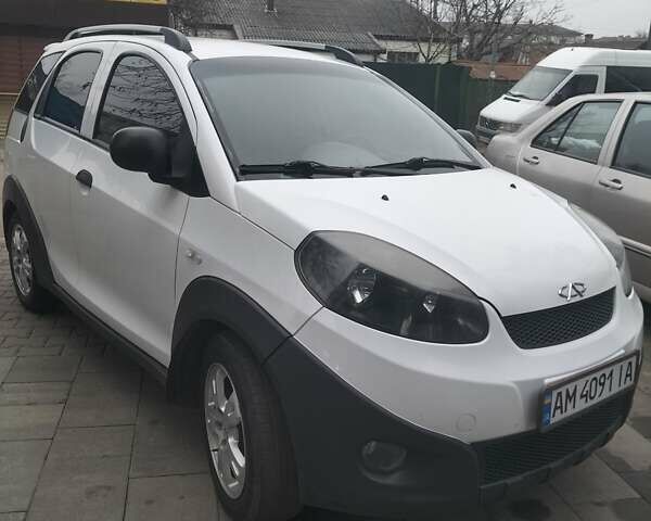 Белый Чери Бит, объемом двигателя 1.3 л и пробегом 122 тыс. км за 3500 $, фото 1 на Automoto.ua