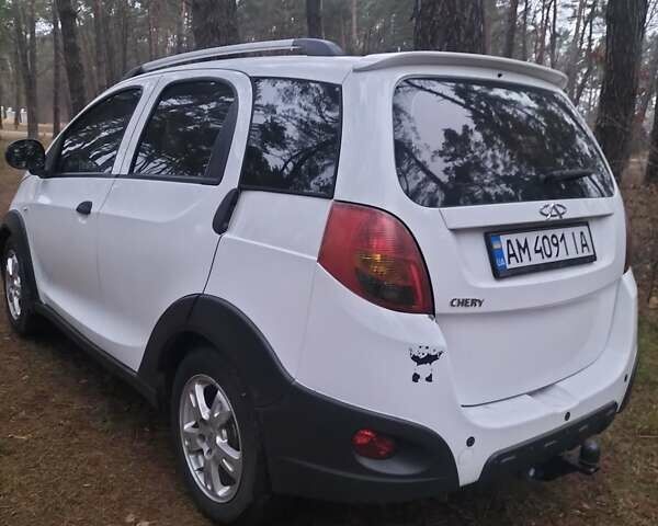 Белый Чери Бит, объемом двигателя 1.3 л и пробегом 122 тыс. км за 3500 $, фото 7 на Automoto.ua
