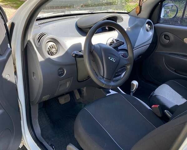 Білий Чері Біт, об'ємом двигуна 1.3 л та пробігом 135 тис. км за 3200 $, фото 6 на Automoto.ua