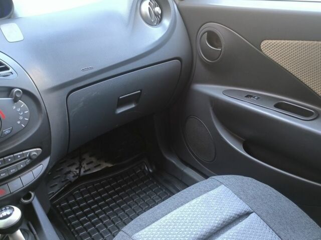 Желтый Чери Бит, объемом двигателя 1.3 л и пробегом 220 тыс. км за 2950 $, фото 13 на Automoto.ua