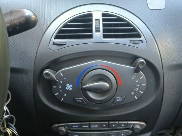 Желтый Чери Бит, объемом двигателя 1.3 л и пробегом 220 тыс. км за 2950 $, фото 10 на Automoto.ua