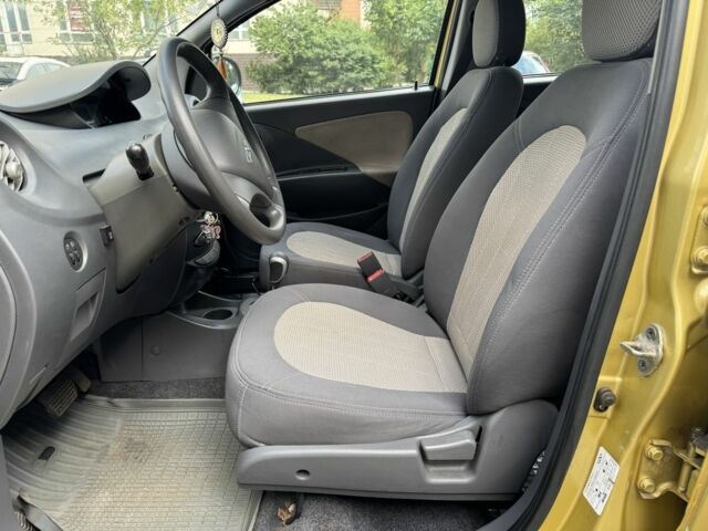 Желтый Чери Бит, объемом двигателя 1.3 л и пробегом 156 тыс. км за 3600 $, фото 6 на Automoto.ua