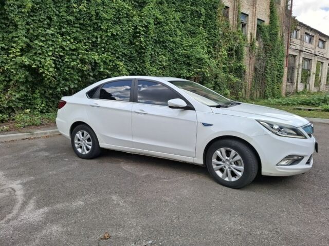 Белый Чери Другая, объемом двигателя 0 л и пробегом 44 тыс. км за 9490 $, фото 2 на Automoto.ua