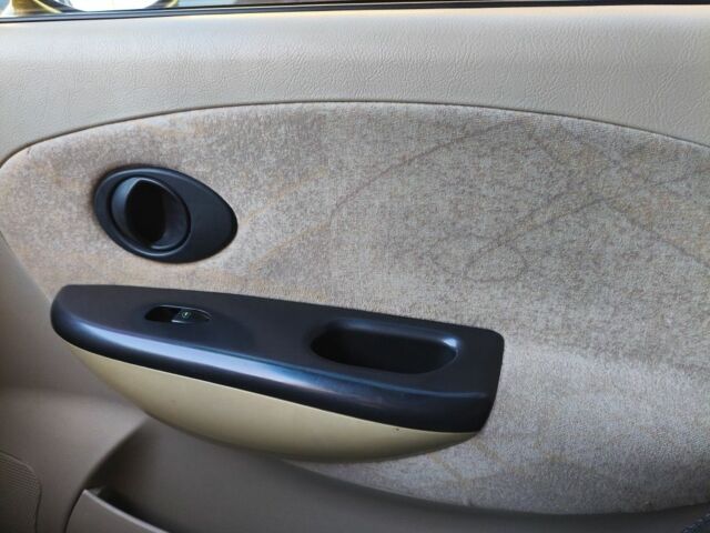 Желтый Чери Другая, объемом двигателя 1.1 л и пробегом 70 тыс. км за 2800 $, фото 6 на Automoto.ua