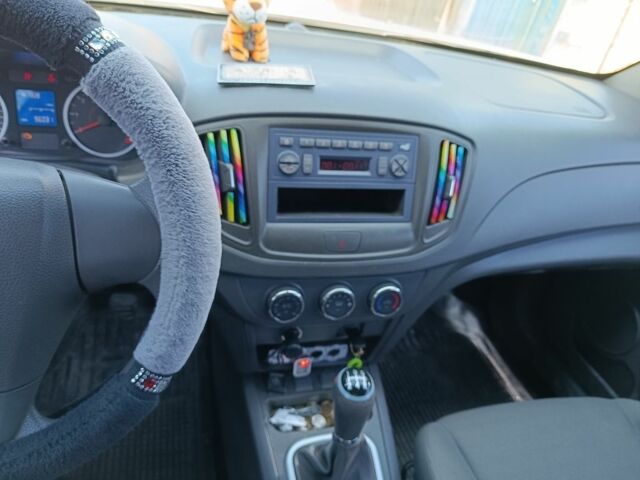 Чери Другая 2013 в Тараще на Automoto.ua Серый Чери Другая, объемом двигателя 1 л и пробегом 104 тыс. км за 4000 $, фото 6 на Automoto.ua