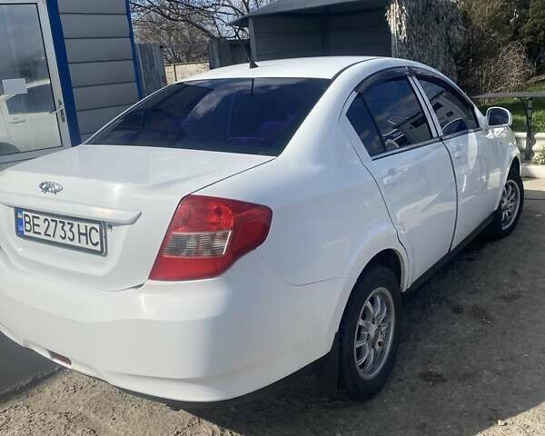 Белый Чери Е5, объемом двигателя 1.5 л и пробегом 60 тыс. км за 3600 $, фото 2 на Automoto.ua