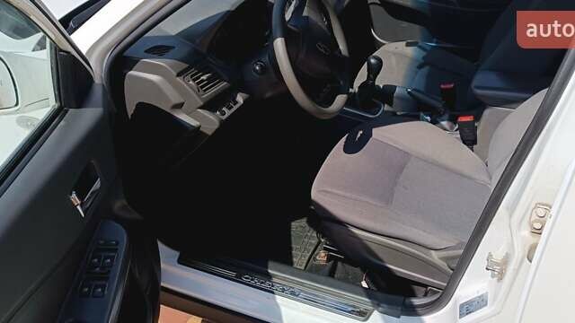 Білий Чері Е5, об'ємом двигуна 1.5 л та пробігом 152 тис. км за 3500 $, фото 31 на Automoto.ua