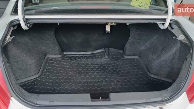 Білий Чері Е5, об'ємом двигуна 1.5 л та пробігом 152 тис. км за 3500 $, фото 7 на Automoto.ua