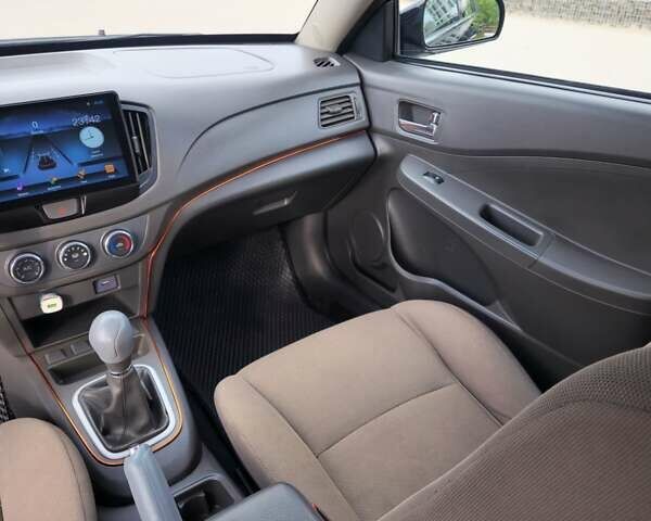 Чорний Чері Е5, об'ємом двигуна 1.5 л та пробігом 118 тис. км за 4300 $, фото 6 на Automoto.ua
