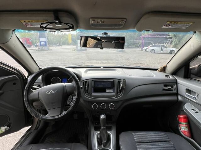 Коричневый Чери Е5, объемом двигателя 1.5 л и пробегом 203 тыс. км за 4000 $, фото 5 на Automoto.ua