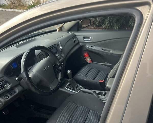 Коричневый Чери Е5, объемом двигателя 1.5 л и пробегом 203 тыс. км за 3299 $, фото 5 на Automoto.ua