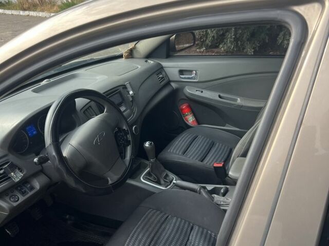 Коричневый Чери Е5, объемом двигателя 1.5 л и пробегом 203 тыс. км за 4000 $, фото 6 на Automoto.ua