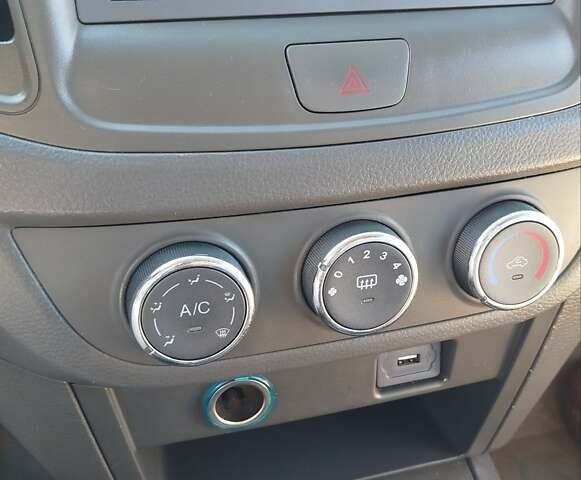 Чері Е5 2012 у Прилуках на Automoto.ua Сірий Чері Е5, об'ємом двигуна 1.5 л та пробігом 245 тис. км за 2999 $, фото 7 на Automoto.ua