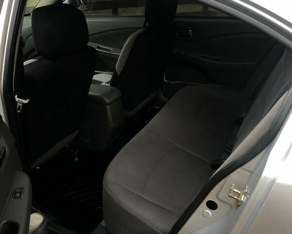 Серый Чери Е5, объемом двигателя 1.5 л и пробегом 111 тыс. км за 4150 $, фото 6 на Automoto.ua