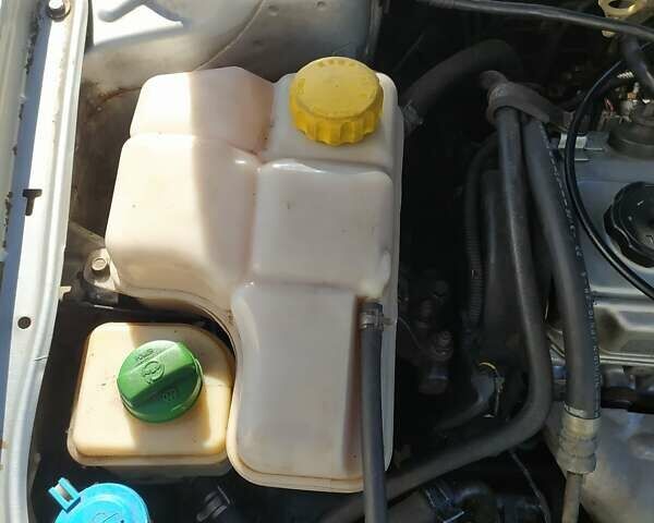 Серый Чери Истар, объемом двигателя 2.35 л и пробегом 120 тыс. км за 4500 $, фото 31 на Automoto.ua