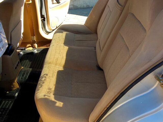 Сірий Чері Істар, об'ємом двигуна 2 л та пробігом 232 тис. км за 2500 $, фото 5 на Automoto.ua