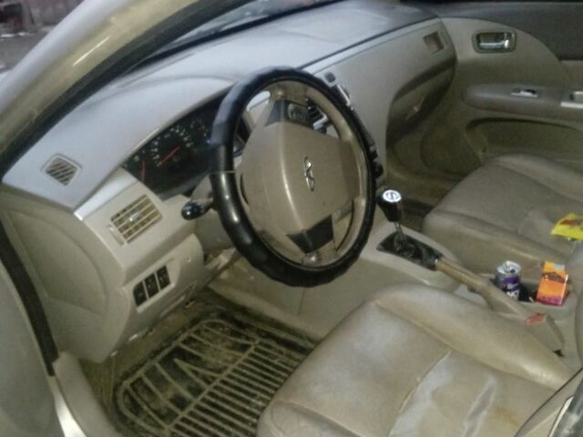 Бежевый Чери Элара, объемом двигателя 2 л и пробегом 178 тыс. км за 1100 $, фото 3 на Automoto.ua