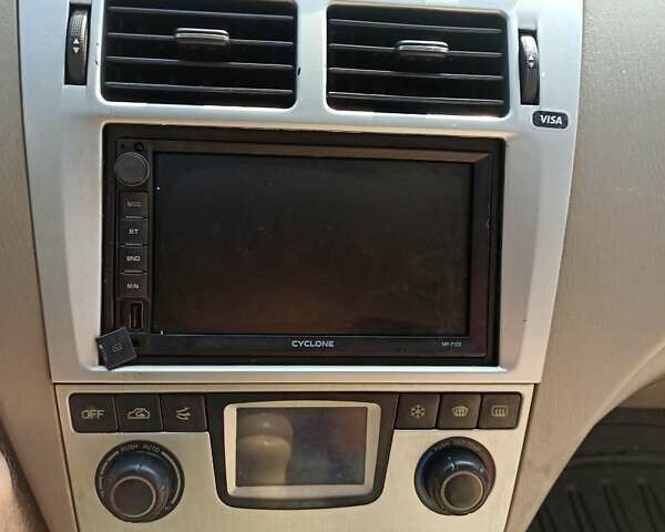 Бежевый Чери Элара, объемом двигателя 2 л и пробегом 189 тыс. км за 2100 $, фото 13 на Automoto.ua