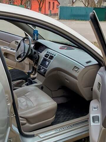 Бежевый Чери Элара, объемом двигателя 1.97 л и пробегом 297 тыс. км за 1800 $, фото 7 на Automoto.ua