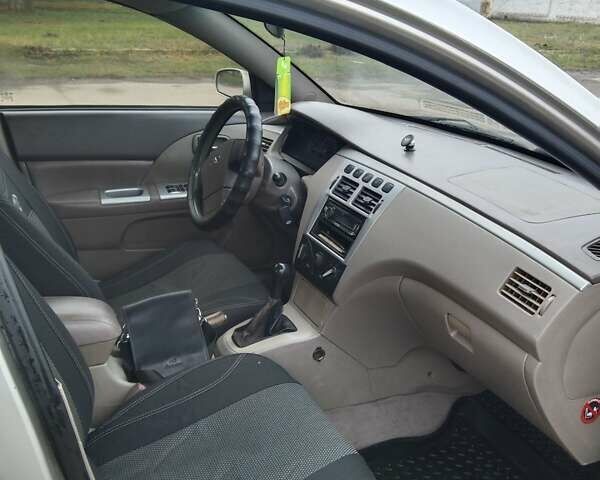 Бежевий Чері Елара, об'ємом двигуна 1.97 л та пробігом 295 тис. км за 2000 $, фото 11 на Automoto.ua