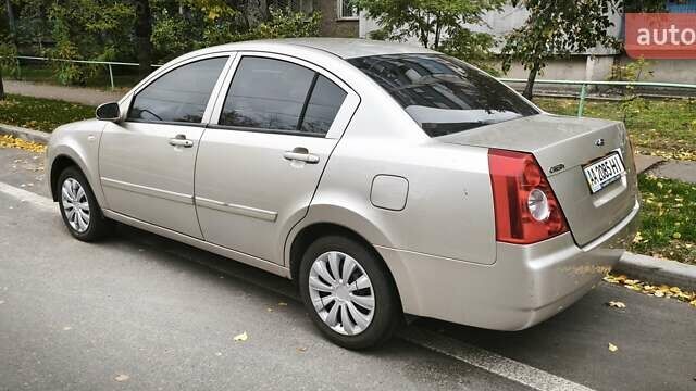 Бежевий Чері Елара, об'ємом двигуна 1.97 л та пробігом 96 тис. км за 2550 $, фото 5 на Automoto.ua