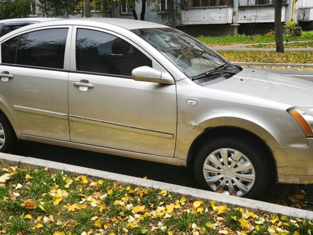 Бежевий Чері Елара, об'ємом двигуна 2 л та пробігом 96 тис. км за 2600 $, фото 5 на Automoto.ua