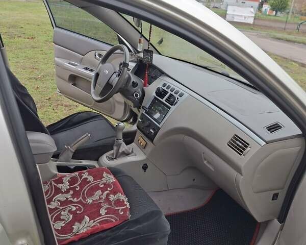 Бежевый Чери Элара, объемом двигателя 1.97 л и пробегом 95 тыс. км за 3700 $, фото 16 на Automoto.ua