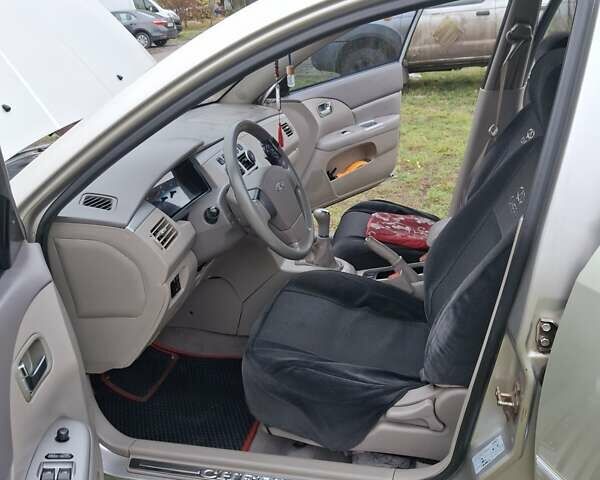 Бежевый Чери Элара, объемом двигателя 1.97 л и пробегом 95 тыс. км за 3700 $, фото 6 на Automoto.ua