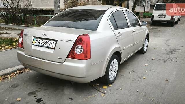 Бежевий Чері Елара, об'ємом двигуна 1.97 л та пробігом 96 тис. км за 2500 $, фото 10 на Automoto.ua