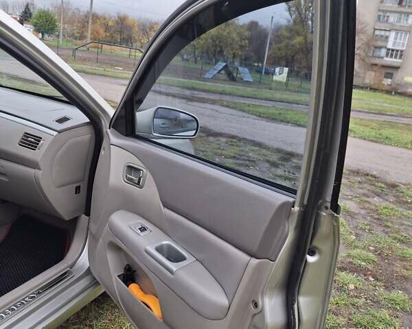 Бежевый Чери Элара, объемом двигателя 1.97 л и пробегом 95 тыс. км за 3700 $, фото 13 на Automoto.ua