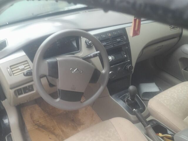 Чорний Чері Елара, об'ємом двигуна 2 л та пробігом 183 тис. км за 1650 $, фото 5 на Automoto.ua