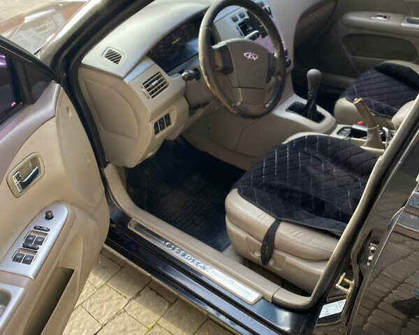 Чорний Чері Елара, об'ємом двигуна 1.97 л та пробігом 196 тис. км за 2500 $, фото 4 на Automoto.ua