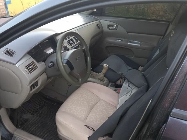 Черный Чери Элара, объемом двигателя 2 л и пробегом 213 тыс. км за 1500 $, фото 10 на Automoto.ua