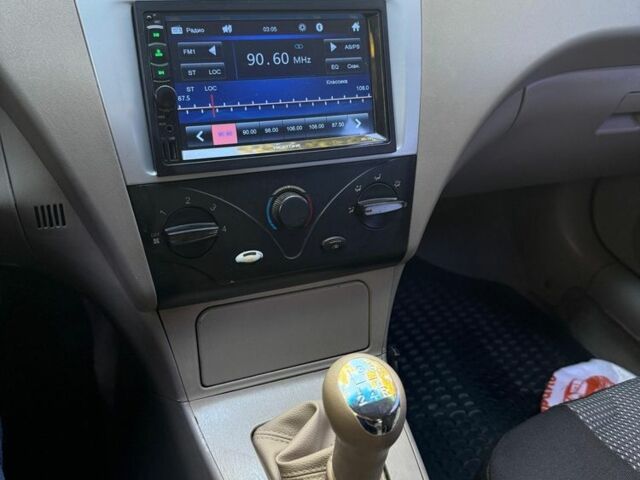 Синій Чері Елара, об'ємом двигуна 2 л та пробігом 113 тис. км за 2500 $, фото 8 на Automoto.ua