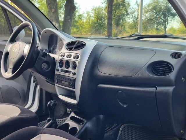 Белый Чери Джагги, объемом двигателя 1.1 л и пробегом 87 тыс. км за 1999 $, фото 17 на Automoto.ua