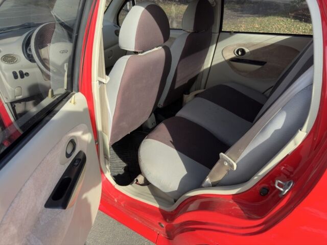 Чері Джаггі 2012 у Кривому Розі на Automoto.ua Червоний Чері Джаггі, об'ємом двигуна 1.1 л та пробігом 130 тис. км за 2800 $, фото 9 на Automoto.ua