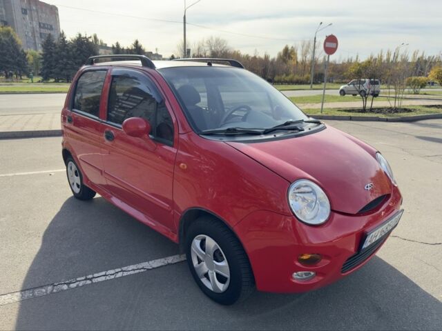 Чері Джаггі 2012 у Кривому Розі на Automoto.ua Червоний Чері Джаггі, об'ємом двигуна 1.1 л та пробігом 130 тис. км за 2800 $, фото 1 на Automoto.ua