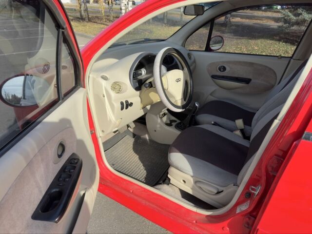 Чері Джаггі 2012 у Кривому Розі на Automoto.ua Червоний Чері Джаггі, об'ємом двигуна 1.1 л та пробігом 130 тис. км за 2800 $, фото 8 на Automoto.ua