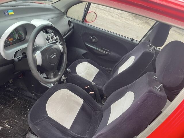 Красный Чери Джагги, объемом двигателя 1.1 л и пробегом 145 тыс. км за 1300 $, фото 7 на Automoto.ua