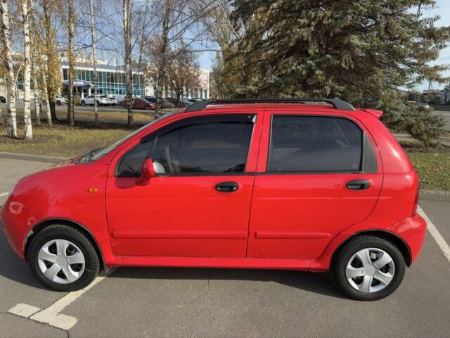 Чері Джаггі 2012 у Кривому Розі на Automoto.ua Червоний Чері Джаггі, об'ємом двигуна 1.1 л та пробігом 130 тис. км за 2800 $, фото 4 на Automoto.ua