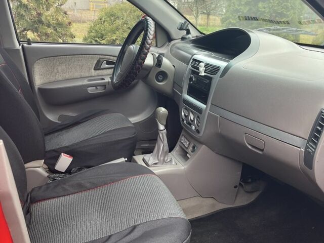 Красный Чери Джагги, объемом двигателя 1.3 л и пробегом 120 тыс. км за 1894 $, фото 4 на Automoto.ua