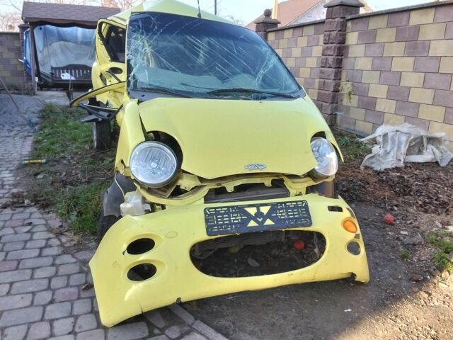 Желтый Чери Джагги, объемом двигателя 1 л и пробегом 190 тыс. км за 500 $, фото 2 на Automoto.ua