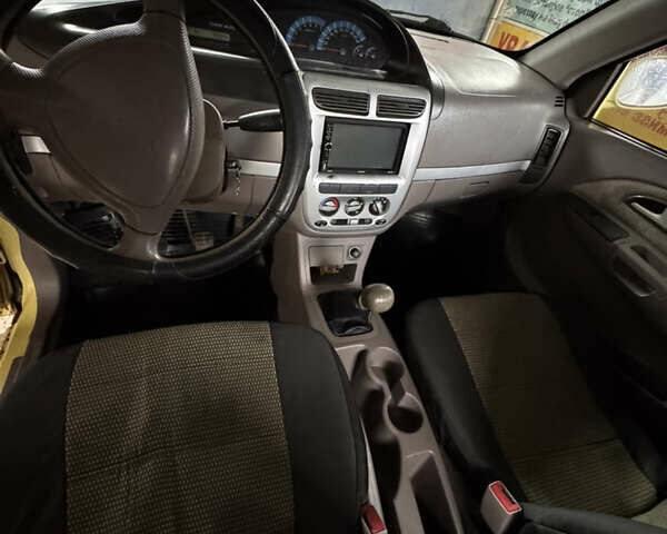 Желтый Чери Джагги, объемом двигателя 1.3 л и пробегом 190 тыс. км за 1900 $, фото 5 на Automoto.ua