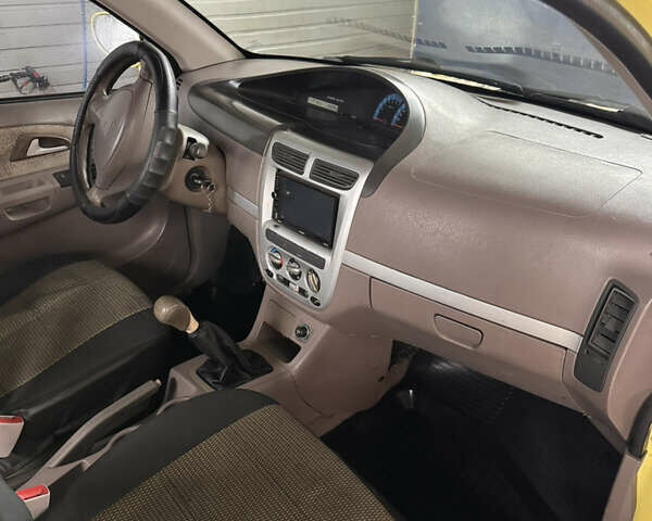 Желтый Чери Джагги, объемом двигателя 1.3 л и пробегом 190 тыс. км за 1900 $, фото 7 на Automoto.ua