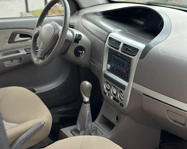 Желтый Чери Джагги, объемом двигателя 1.3 л и пробегом 75 тыс. км за 1850 $, фото 4 на Automoto.ua