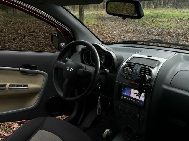 Красный Чери Кимо, объемом двигателя 1.3 л и пробегом 113 тыс. км за 3500 $, фото 6 на Automoto.ua