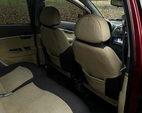 Красный Чери Кимо, объемом двигателя 1.3 л и пробегом 113 тыс. км за 3500 $, фото 4 на Automoto.ua