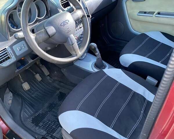 Красный Чери Кимо, объемом двигателя 1.3 л и пробегом 250 тыс. км за 2100 $, фото 4 на Automoto.ua